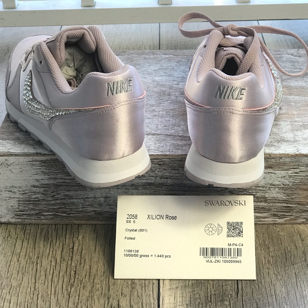 NWT Nike&Swarovski Crystal MD Runner2 Arctic Pink - Picture 8 of 8